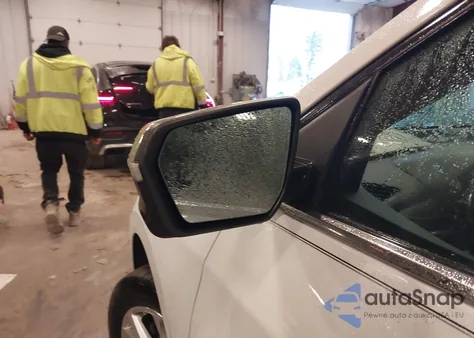 2018 Chevrolet Equinox Premier z USA, uszkodzony, nr VIN 3GNAXMEV9JL412327